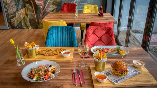 Rasoi Junction — Restaurant & QSR
